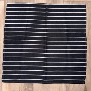 NWOT Elegant Black and White Striped Table Linen Square 19” x 19” Napkin size?